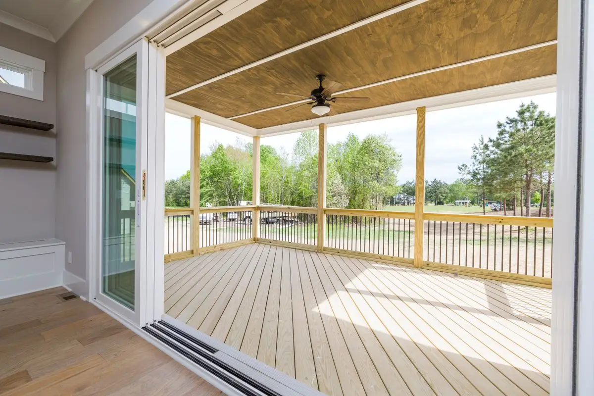 A tidy residential room. Ocala.